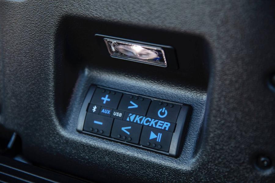 Детали интерьера GMC Sierra Denali CarbonPro Edition Crew Cab 2019 года  (фото 3 из 25)